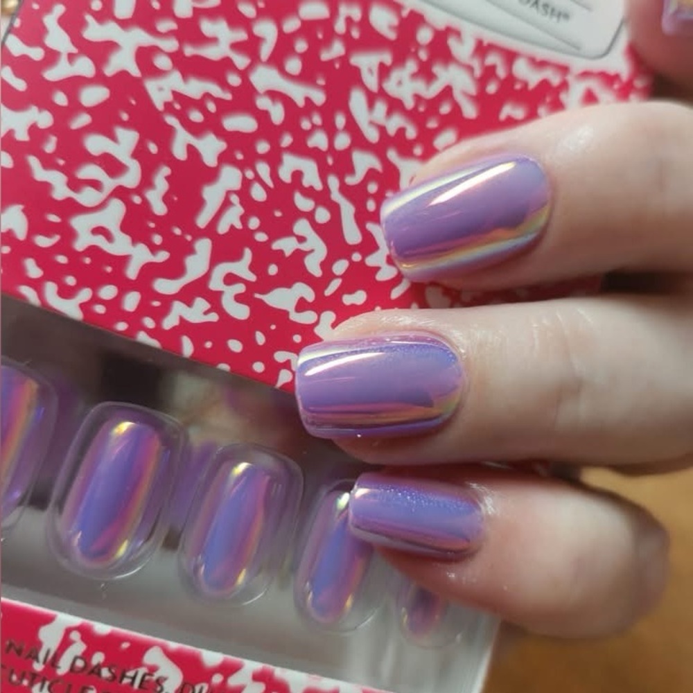 CoraLynn’s red aspen Holographic Purple Press-On Nails